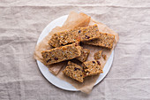 Amaranth power bars with dried fruit