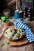 Rice with chicken and wild mushrooms