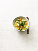 Sweet potato curry with bulgur and broccoli