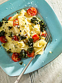 Tagliatelle with cherry tomatoes and algae sauce