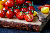 Tomatoes on chopping board