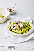 Courgette noodles with tuna fish and capers (low carb)