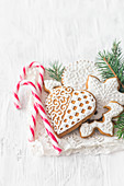 Gingerbread cookies with frosting