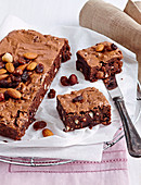 Brownies mit Nüssen und Sultaninen