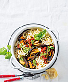 Mussel spaghetti with a twist