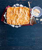 Klassische Lasagne in Bratform und Parmesan