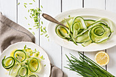 Cucumber rolls with chives and lemon