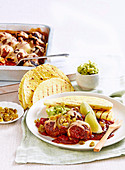 Fleischbällchen-Enchiladas mit Guacamole