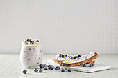 Low-carb blueberry and vanilla spread
