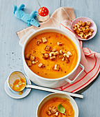 Sweet potato soup with cinnamon croutons