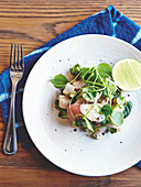 Salat mit mariniertem Kingfish und Wasserkresse