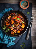 Jerk curry with sweet potatoes and black beans (Jamaica)