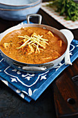 Paneer-Tomaten-Curry mit Masala-Paste (Singapur)