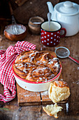 Süsse Hefebrötchen mit Zuckerglasur