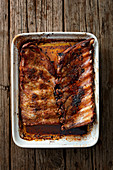 Baked pork ribs (seen from above)