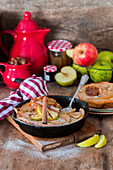Dutch Baby Pancakes mit Apfel und Zimt