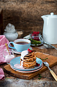 Pancakes mit Himbeeren und Joghurt