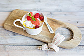 Quinoa kefir bowl with grapefruit and raspberries (low GL)