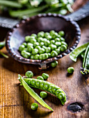 Fresh peas: shelled and in pods