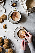 Vegan Cashew Gingersnap Lattes with ginger cookies