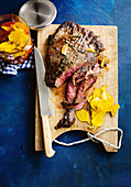 Bavette-Steak mit eingelegten Gelber Bete