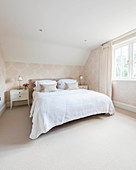 Elegant bedroom in shades of champagne