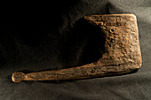 Wooden sickle excavated from La Draga Neolithic site