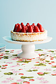 Kokos-Cheesecake mit Erdbeeren