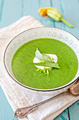 Vegan zucchini and spinach soup (low carb)