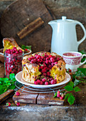 Biskuitkuchen mit Himbeeren