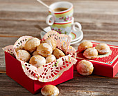 Peppernuts as a gift in a red box