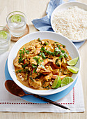 Massaman-Curry mit Garnelen und Gemüse (Thailand)