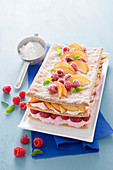 Pfirsich-Himbeer-Millefeuille