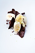 Banana dessert with dark chocolate and lemon