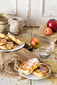 Hefe-Pfannkuchen mit Äpfeln