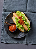 Hot dog mit Lakritz-Ketchup
