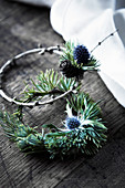 Small wreaths of larch and ceder twigs