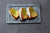 Orange and pistachio nut oil-sponge cake