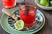 Raspberry Thyme - Cocktail mit Thymian, Limette, Himbeere und Gin