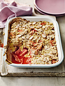 Rhubarb crumble with almonds and oats