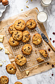 White chocolate an cranberries cookies