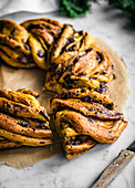 Saffron wreath bread with chocolate and dates