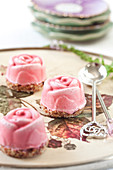 Rose cakes for the Jewish New Year