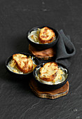 Onion soup with toasted cheese croûte
