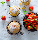 Mug cakes with strawberries