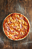 Pizza Hawaii with ham and pineapple