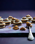 Vegan nougat biscuits with caramelised walnuts
