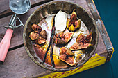 Roasted figs with vanilla and icecream