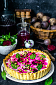 Sand tart with beetroot and feta