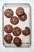 Nut nougat cookies on a cooling grid